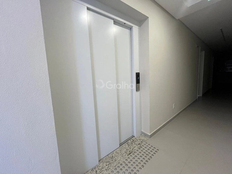 Apartamento em Coqueiros com 2 dormitórios, sendo 1 suíte e 1 vaga: 16ª foto da galeria de imagens do imóvel