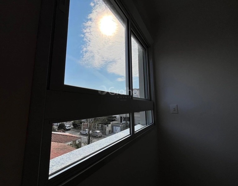 Apartamento em Coqueiros com 2 dormitórios, sendo 1 suíte e 1 vaga: 10ª foto da galeria de imagens do imóvel