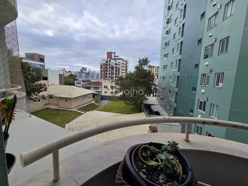 Apartamento em coqueiros com 03 dormitórios, sendo 01 suíte e 1 vaga: 7ª foto da galeria de imagens do imóvel