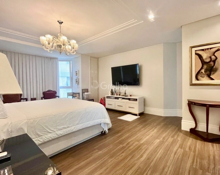 Apartamento na Beira Mar com 3 dormitórios, sendo 3 suítes e 3 vagas: 15ª foto da galeria de imagens do imóvel