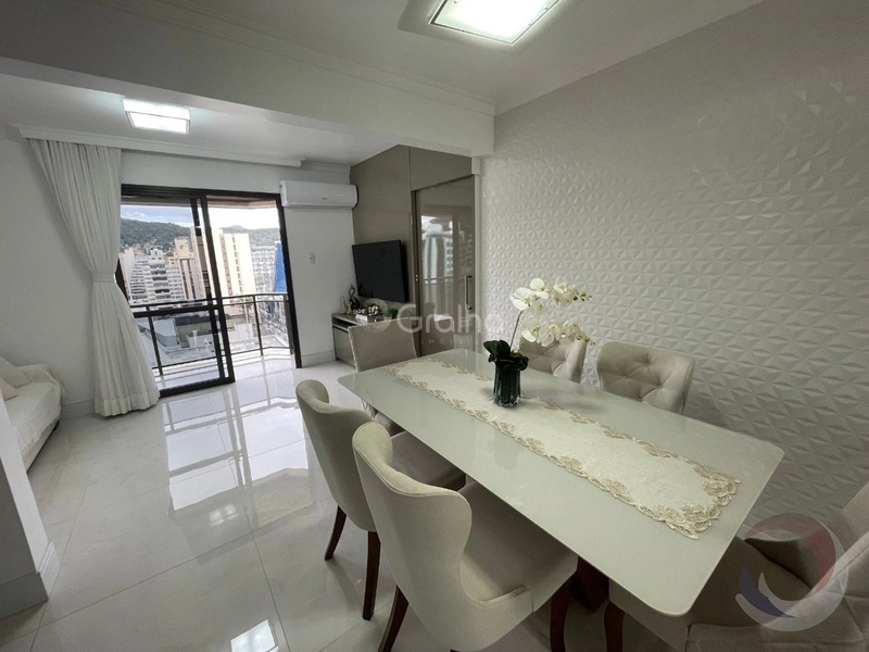 Apartamento no Centro com 2 dormitórios com 1 vaga - 67m²: 2ª foto da galeria de imagens do imóvel