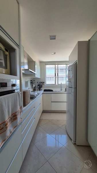Apartamento no Centro com 3 dormitórios, sendo 3 suítes, 2 vagas: 13ª foto da galeria de imagens do imóvel