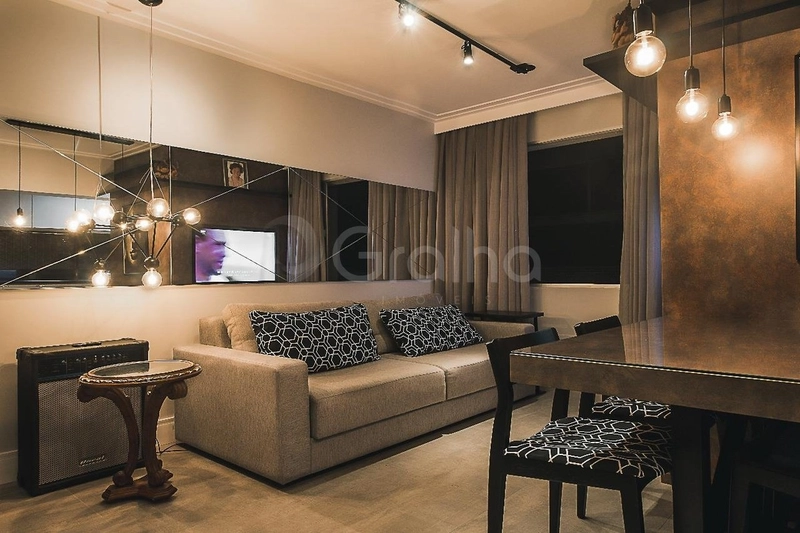 Apartamento no Centro com 2 dormitórios e 1 vaga - 73 m²: 2ª foto da galeria de imagens do imóvel