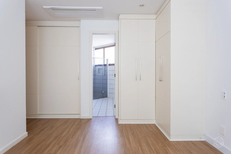 Apartamento na Beira Mar com 3 dormitórios, sendo 3 suítes e 2 vagas: 7ª foto da galeria de imagens do imóvel