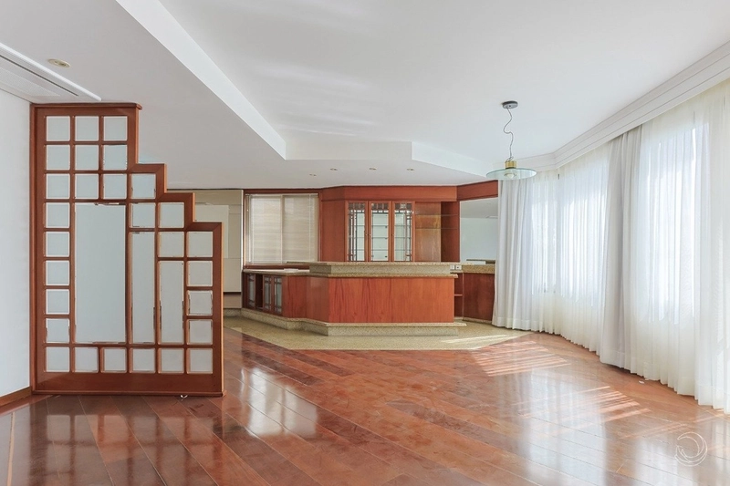 Apartamento na Beira Mar com 3 dormitórios, sendo 3 suítes e 2 vagas: 1ª foto da galeria de imagens do imóvel
