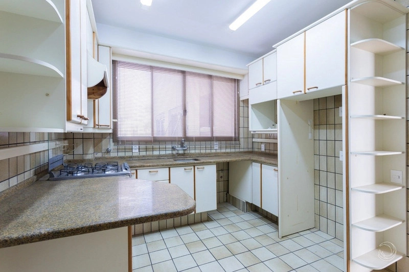 Apartamento na Beira Mar com 3 dormitórios, sendo 3 suítes e 2 vagas: 11ª foto da galeria de imagens do imóvel