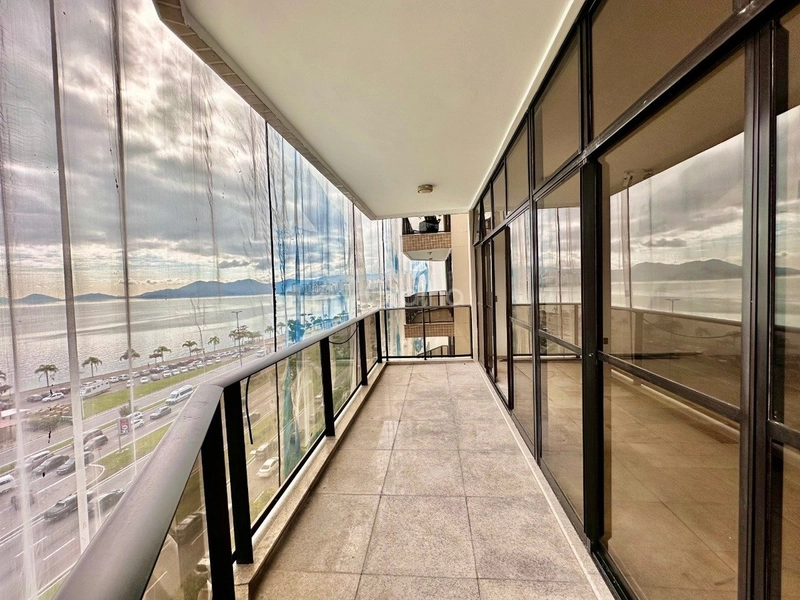 Apartamento na Beira Mar com 4 dormitórios, sendo 2 suítes e 1 máster: 3ª foto da galeria de imagens do imóvel