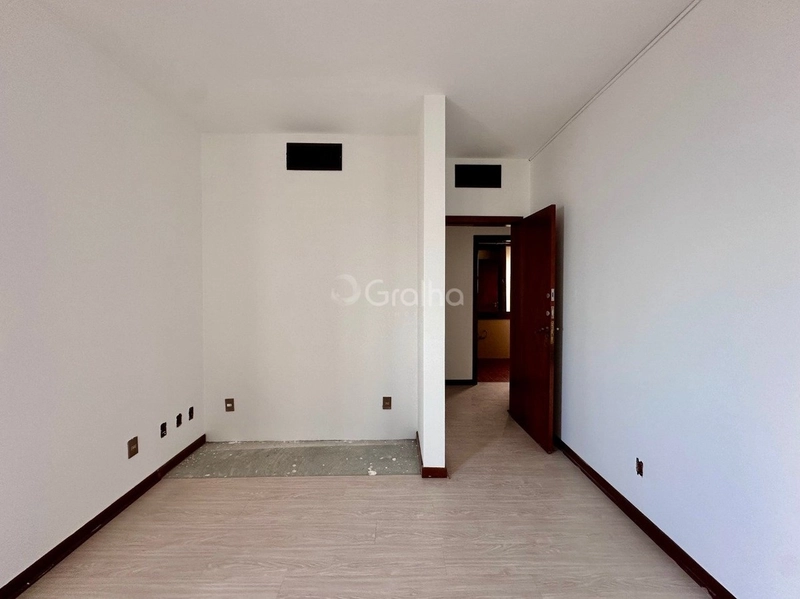 Apartamento na Beira Mar com 4 dormitórios, sendo 2 suítes e 1 máster: 12ª foto da galeria de imagens do imóvel