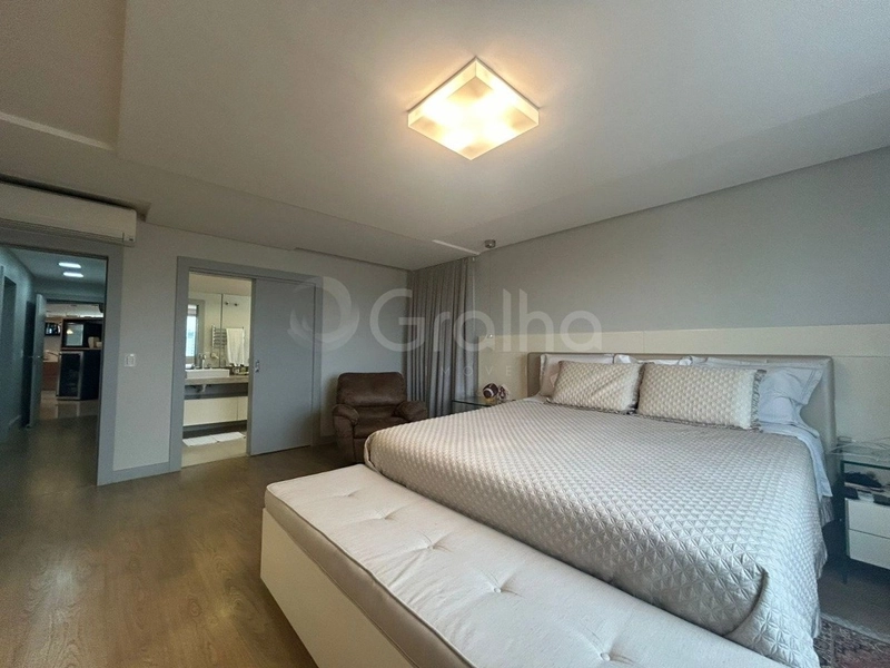 Apartamento no Centro com 3 dormitórios, sendo 3 suíte e 2 vagas 226m²: 13ª foto da galeria de imagens do imóvel