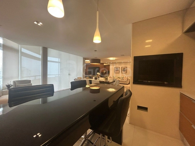 Apartamento no Centro com 3 dormitórios, sendo 3 suíte e 2 vagas 226m²: 8ª foto da galeria de imagens do imóvel