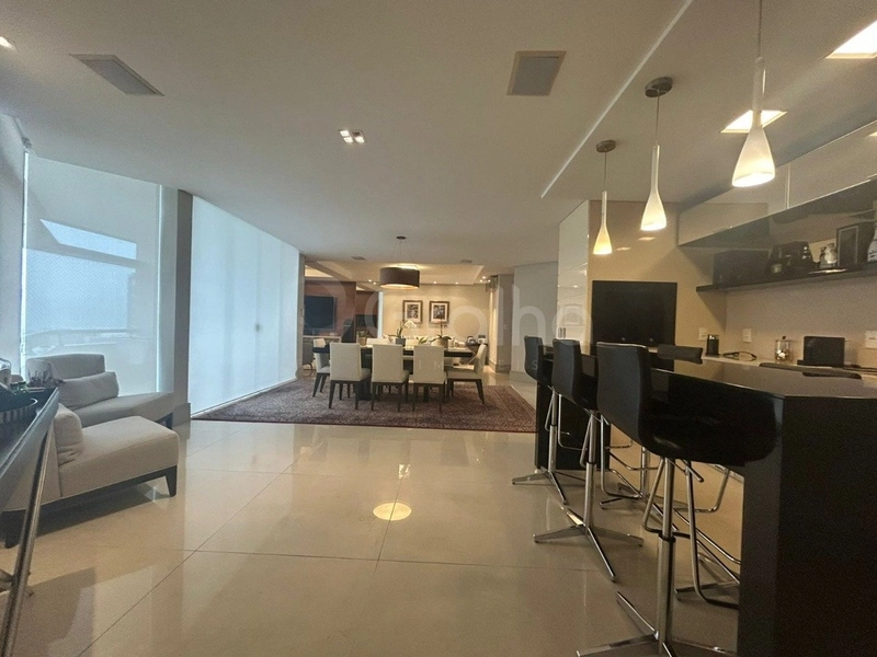 Apartamento no Centro com 3 dormitórios, sendo 3 suíte e 2 vagas 226m²: 4ª foto da galeria de imagens do imóvel
