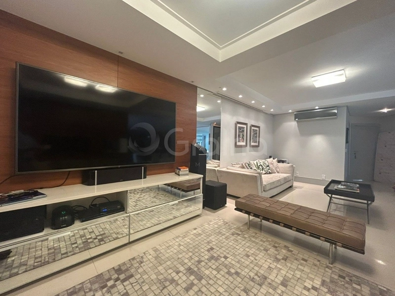 Apartamento no Centro com 3 dormitórios, sendo 3 suíte e 2 vagas 226m²: 7ª foto da galeria de imagens do imóvel