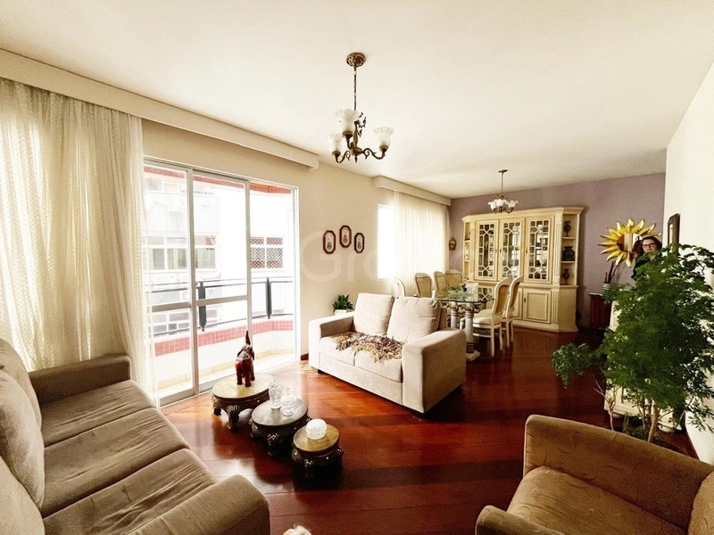 Apartamento no Centro com 3 dormitórios, sendo 1 suíte e 2 vagas: 1ª foto da galeria de imagens do imóvel