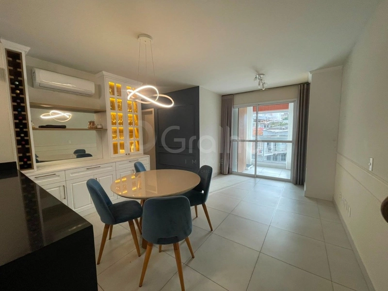 Apartamento na Agronômica com 3 dormitórios sendo 1 suíte e 1  vaga: 2ª foto da galeria de imagens do imóvel
