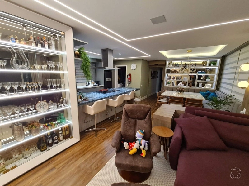 Apartamento no Centro com 3 dormitórios, sendo 3 suítes e 3 vagas: 9ª foto da galeria de imagens do imóvel