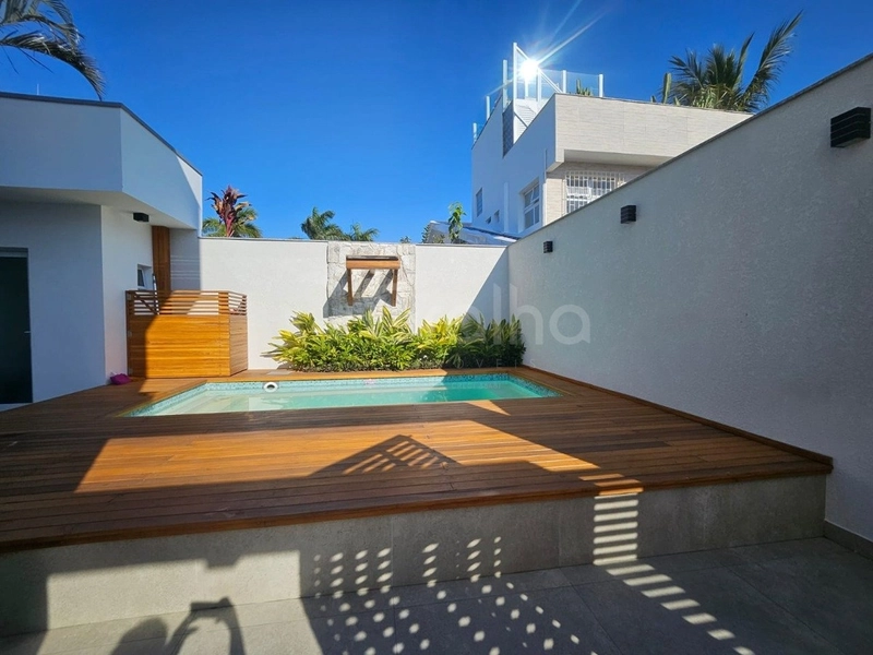 Casa a venda na Praia da Daniela com 5 dormitórios e 3 suítes: 20ª foto da galeria de imagens do imóvel