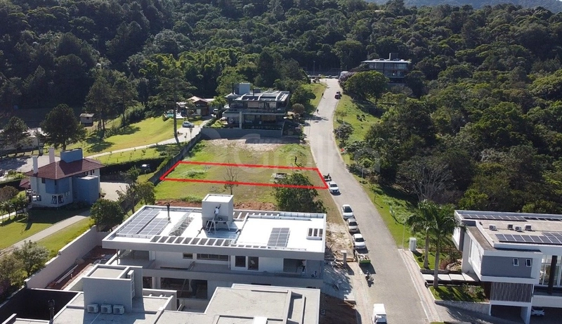 Terreno a venda  em condomínio fechado em Cacupé com 762 m²: 2ª foto da galeria de imagens do imóvel