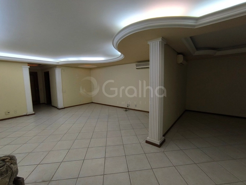 Apartamento na Agronômica  com 4 dormitórios 2 suítes e 2 vagas: 4ª foto da galeria de imagens do imóvel