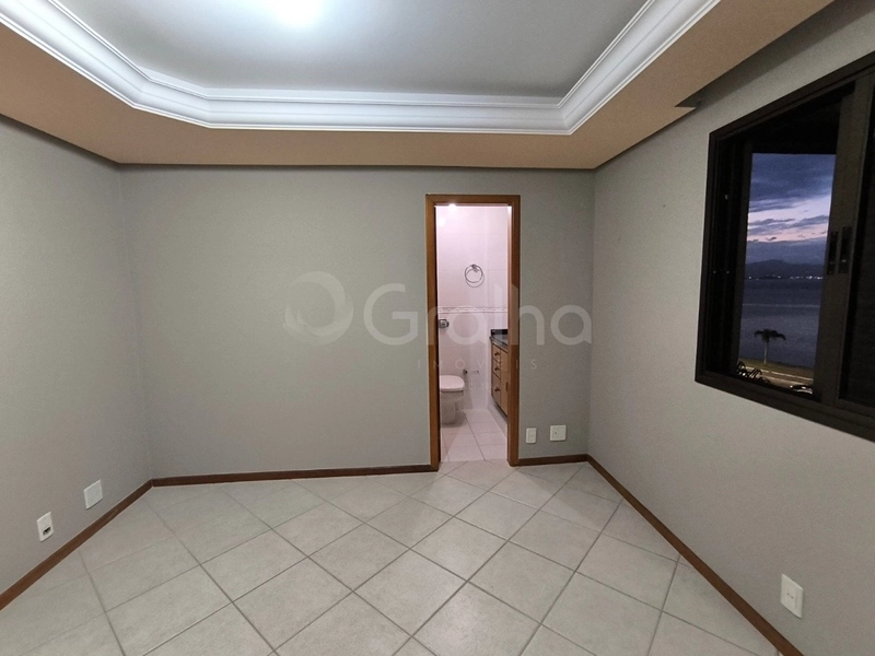Apartamento na Agronômica  com 4 dormitórios 2 suítes e 2 vagas: 14ª foto da galeria de imagens do imóvel