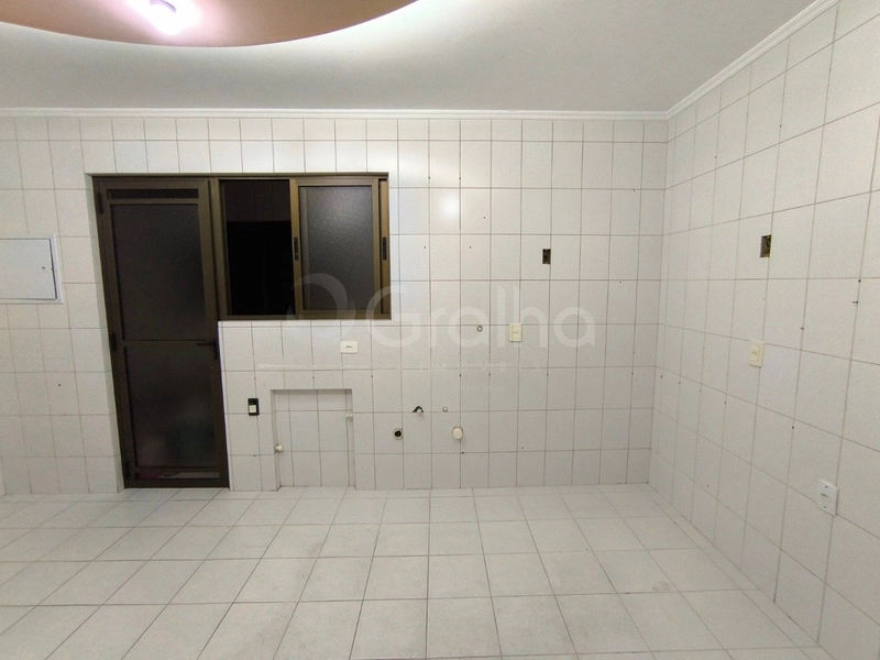 Apartamento na Agronômica  com 4 dormitórios 2 suítes e 2 vagas: 20ª foto da galeria de imagens do imóvel