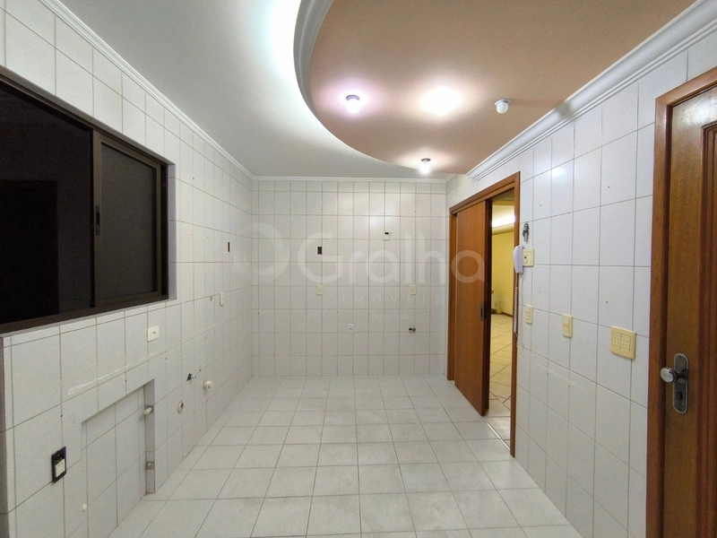 Apartamento na Agronômica  com 4 dormitórios 2 suítes e 2 vagas: 12ª foto da galeria de imagens do imóvel