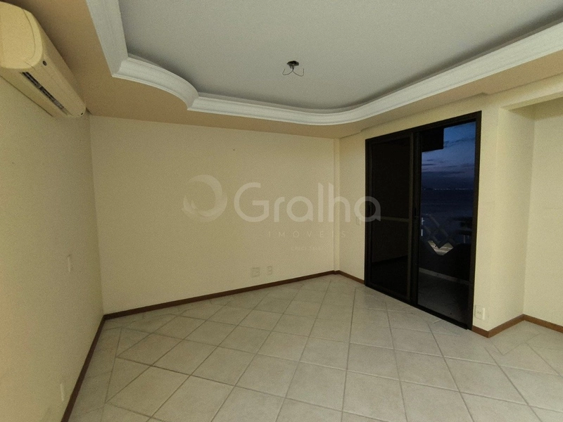 Apartamento na Agronômica  com 4 dormitórios 2 suítes e 2 vagas: 18ª foto da galeria de imagens do imóvel