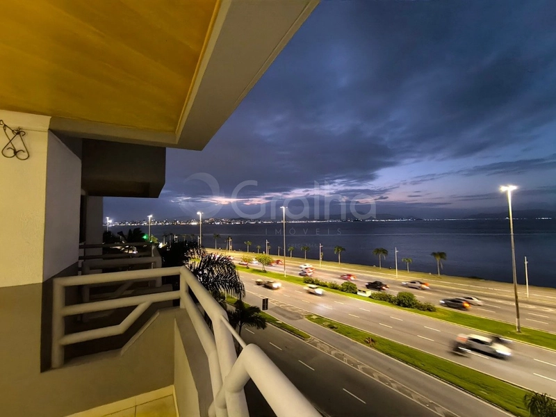 Apartamento na Agronômica  com 4 dormitórios 2 suítes e 2 vagas: 8ª foto da galeria de imagens do imóvel