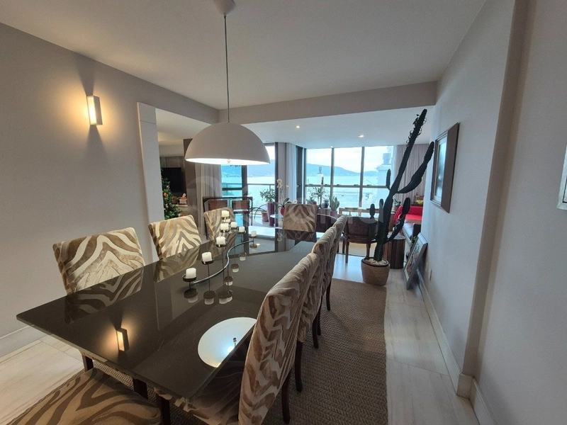 Apartamento em Coqueiros  com 2 dormitórios, sendo 2 suíte e 2 vagas: 4ª foto da galeria de imagens do imóvel