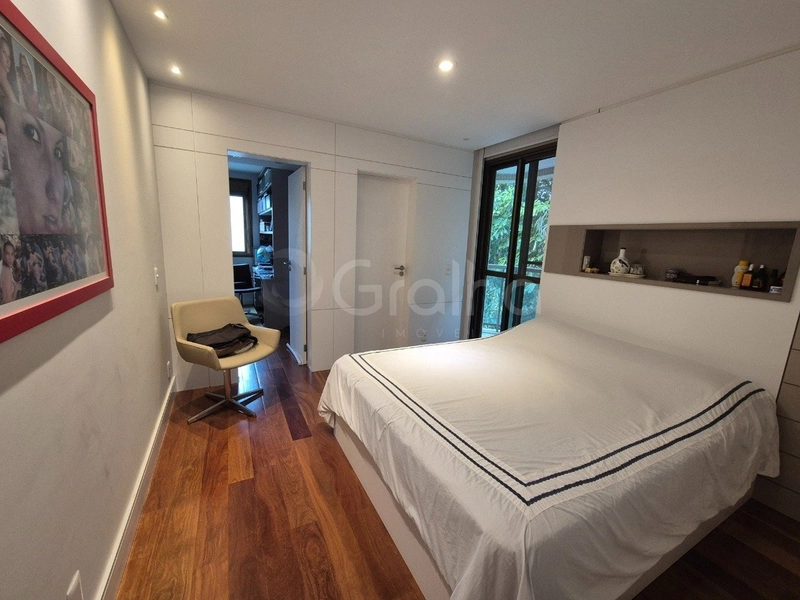 Apartamento em Coqueiros  com 2 dormitórios, sendo 2 suíte e 2 vagas: 18ª foto da galeria de imagens do imóvel