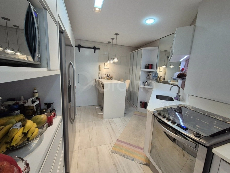 Apartamento em Coqueiros  com 2 dormitórios, sendo 2 suíte e 2 vagas: 15ª foto da galeria de imagens do imóvel