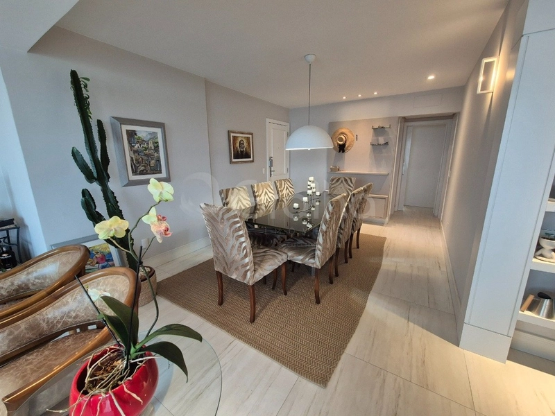 Apartamento em Coqueiros  com 2 dormitórios, sendo 2 suíte e 2 vagas: 11ª foto da galeria de imagens do imóvel