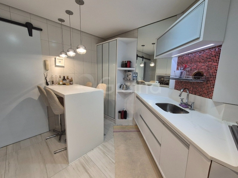 Apartamento em Coqueiros  com 2 dormitórios, sendo 2 suíte e 2 vagas: 16ª foto da galeria de imagens do imóvel