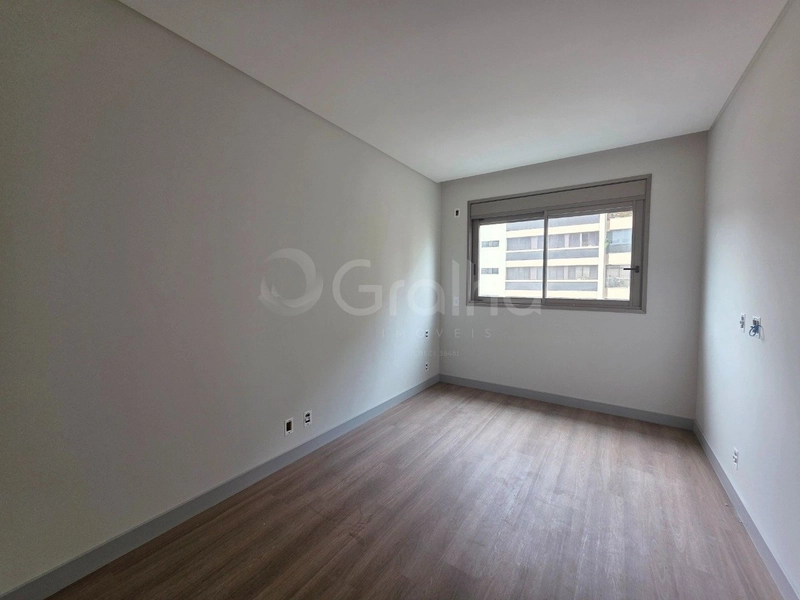 Apartamento no Centro  com 3 suítes, 2 vagas de garagem: 14ª foto da galeria de imagens do imóvel