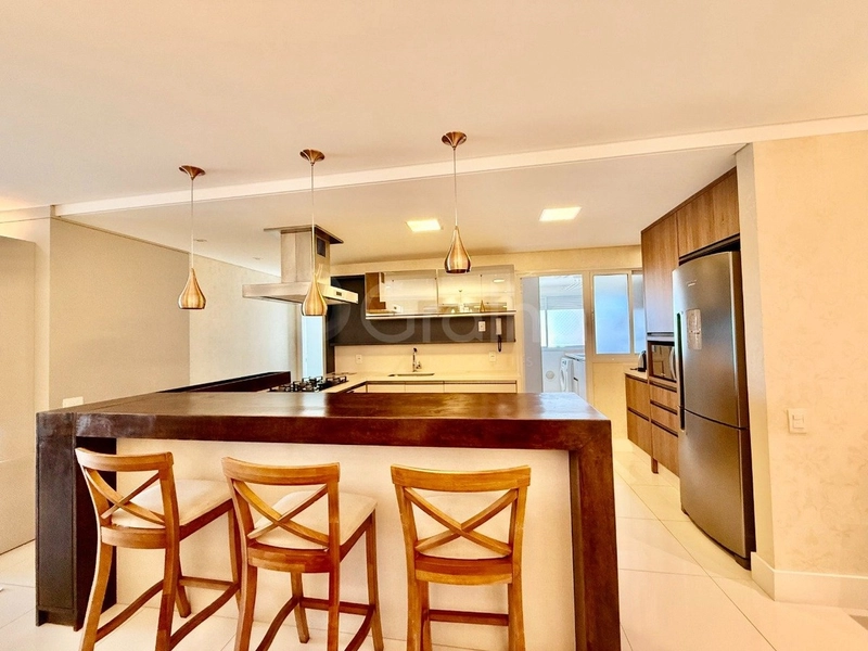 Apartamento na Agronômica com 3 dormitórios, sendo 1 suíte e 2 vagas: 4ª foto da galeria de imagens do imóvel