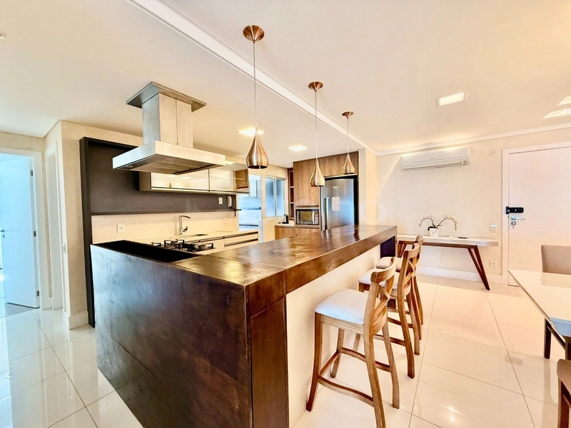 Apartamento na Agronômica com 3 dormitórios, sendo 1 suíte e 2 vagas: 6ª foto da galeria de imagens do imóvel