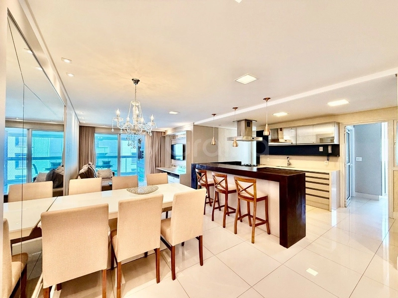 Apartamento na Agronômica com 3 dormitórios, sendo 1 suíte e 2 vagas: 38ª foto da galeria de imagens do imóvel