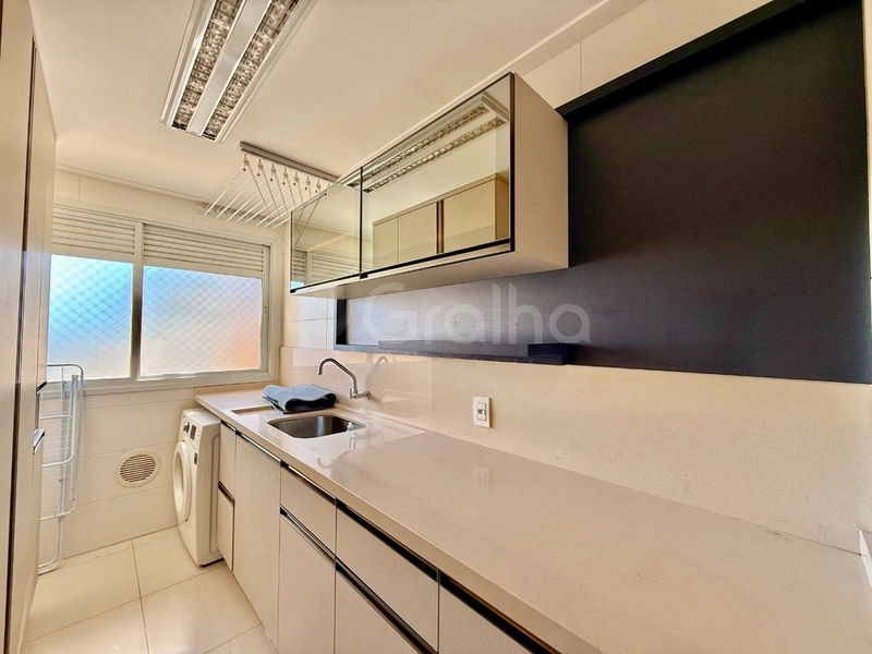 Apartamento na Agronômica com 3 dormitórios, sendo 1 suíte e 2 vagas: 27ª foto da galeria de imagens do imóvel