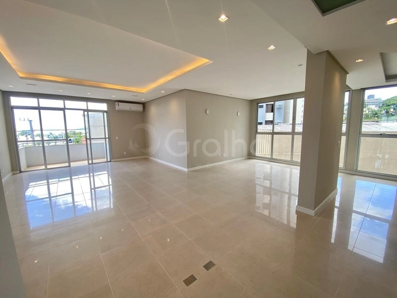 Apartamento na Beira Mar com 3 dormitórios, sendo 1 suítes e 2 vagas: 1ª foto da galeria de imagens do imóvel