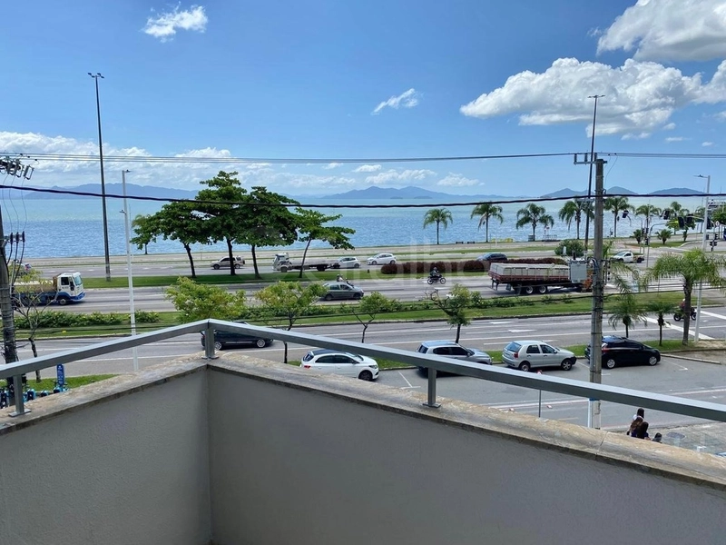 Apartamento na Beira Mar com 3 dormitórios, sendo 1 suítes e 2 vagas: 4ª foto da galeria de imagens do imóvel