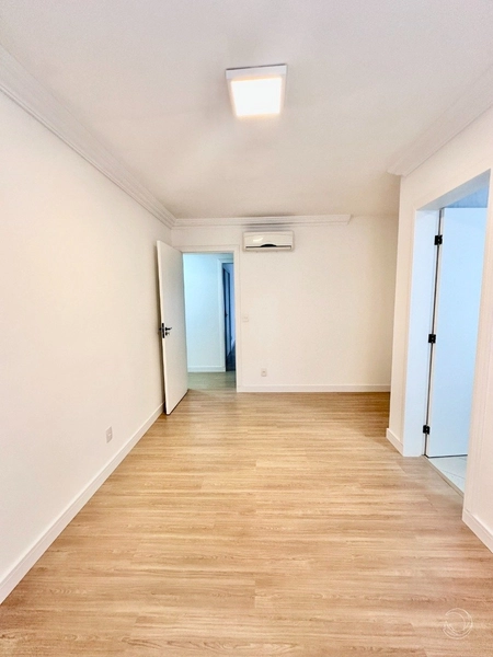 Apartamento na Agronômica com 4 dormitórios 4 suítes e 3 vagas -255 m²: 32ª foto da galeria de imagens do imóvel