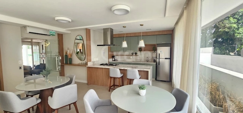 Apartamento em Coqueiros com 2 dormitórios, sendo 1 suíte e 1 vaga: 17ª foto da galeria de imagens do imóvel