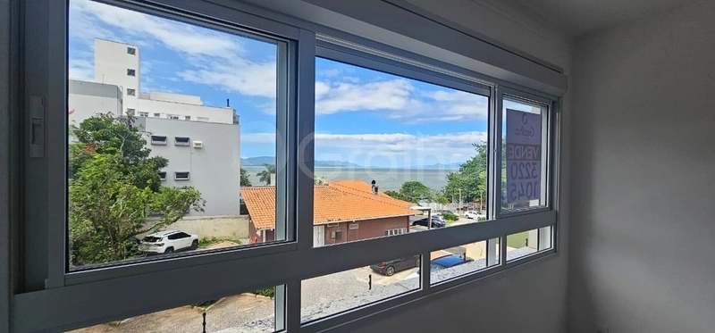 Apartamento em Coqueiros com 2 dormitórios, sendo 1 suíte e 1 vaga: 5ª foto da galeria de imagens do imóvel