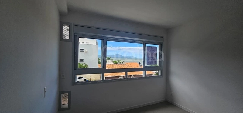 Apartamento em Coqueiros com 2 dormitórios, sendo 1 suíte e 1 vaga: 4ª foto da galeria de imagens do imóvel