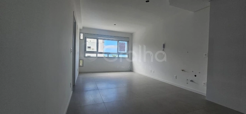 Apartamento em Coqueiros com 2 dormitórios, sendo 1 suíte e 1 vaga: 6ª foto da galeria de imagens do imóvel