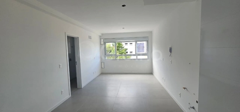 Apartamento em Coqueiros com 2 dormitórios, sendo 1 suíte e 1 vaga: 3ª foto da galeria de imagens do imóvel