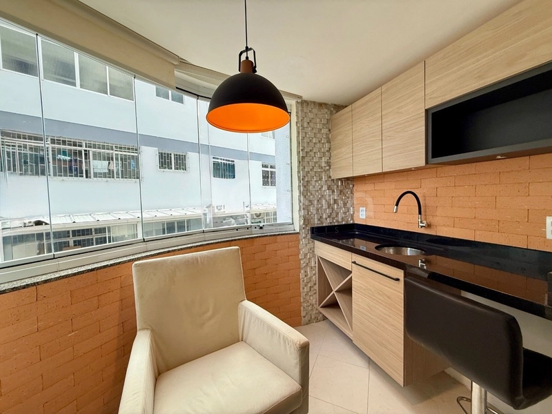Apartamento em Coqueiros com 3 dormitórios 1 suíte e 1 vaga-  114m²: 3ª foto da galeria de imagens do imóvel