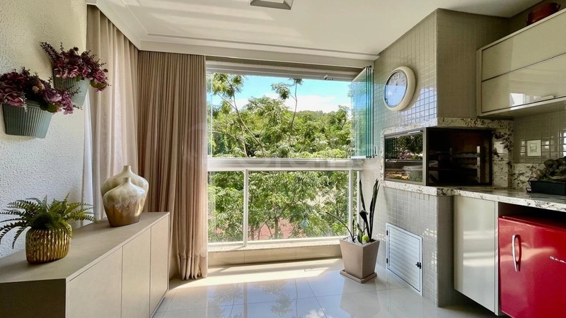 Apartamento no Itacorubi com 3 quartos 1 suíte e 1 vaga - 92m²: 2ª foto da galeria de imagens do imóvel