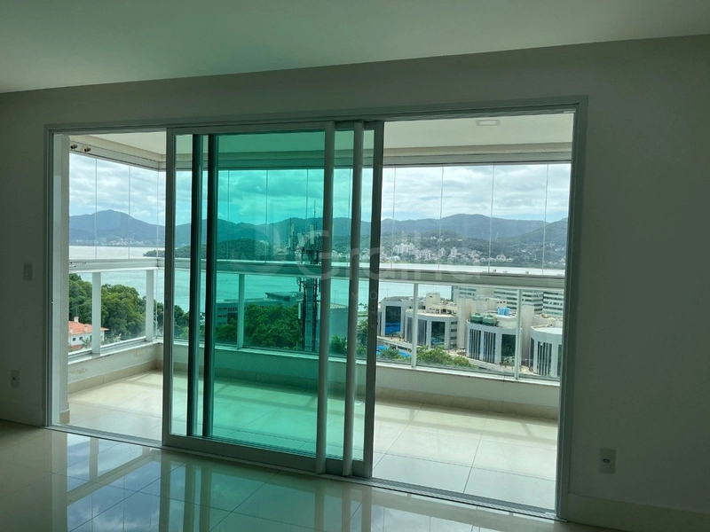 Apartamento na Agronômica  com 3 dormitórios, sendo 1  suíte e 2 vagas: 9ª foto da galeria de imagens do imóvel