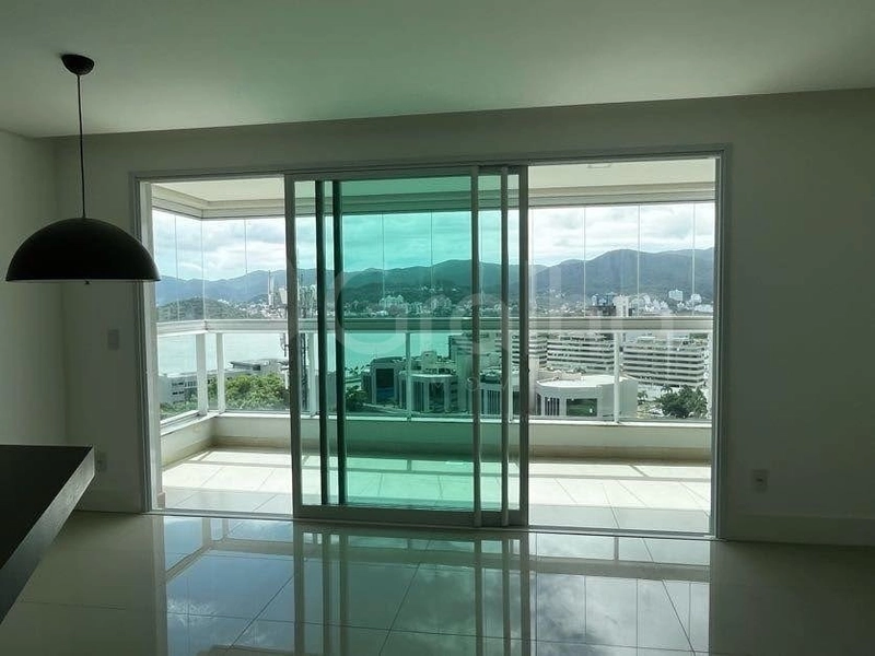 Apartamento na Agronômica  com 3 dormitórios, sendo 1  suíte e 2 vagas: 8ª foto da galeria de imagens do imóvel