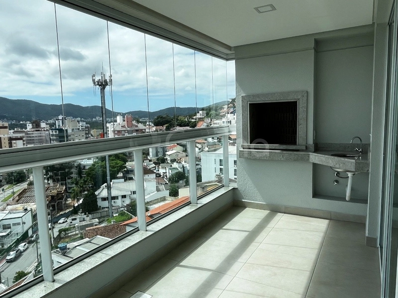 Apartamento na Agronômica  com 3 dormitórios, sendo 1  suíte e 2 vagas: 3ª foto da galeria de imagens do imóvel